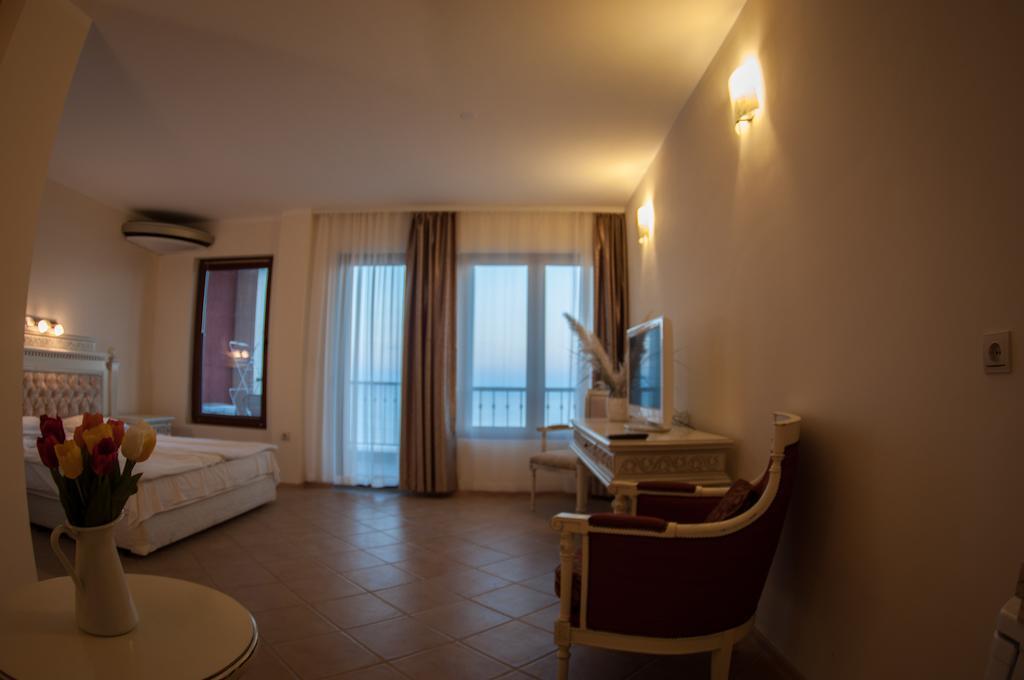 Rocamar Beach Resort Carevo Pokoj fotografie